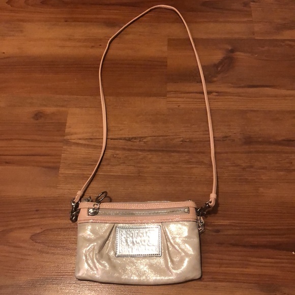 Coach Poppy Milky Pearl White Pink Shimmer Iridescent Swingpack Crossbody Purse - Picture 2 of 7